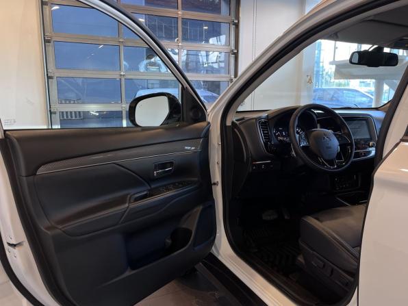 Mitsubishi Outlander III Рестайлинг 3 с пробегом 2021 года, цена 3 240 000 рублей, 51286 км, внедорожник, Автокод Объявления