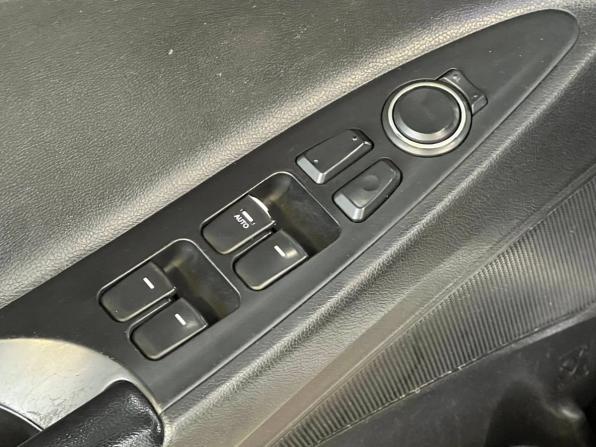Hyundai Sonata VI (YF) с пробегом 2011 года, цена 875 000 рублей, 267000 км, седан, Автокод Объявления