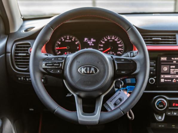 Kia Rio IV Рестайлинг с пробегом 2021 года, цена 1 688 000 рублей, 112780 км, седан, Автокод Объявления