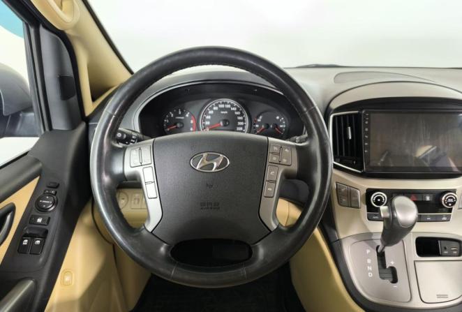 Hyundai H-1 II Рестайлинг 2 с пробегом 2018 года, цена 2 550 000 рублей, 200529 км, минивэн, Автокод Объявления
