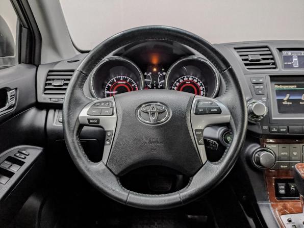 Toyota Highlander II (XU40) Рестайлинг с пробегом 2012 года, цена 2 750 000 рублей, 76643 км, внедорожник, Автокод Объявления
