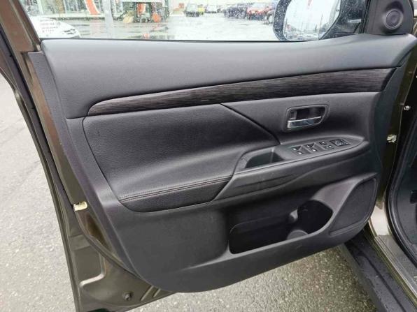 Mitsubishi Outlander III Рестайлинг 2 с пробегом 2016 года, цена 1 724 995 рублей, 235333 км, внедорожник, Автокод Объявления