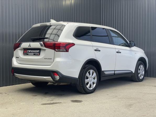 Mitsubishi Outlander III Рестайлинг 2 с пробегом 2017 года, цена 1 447 000 рублей, 270002 км, внедорожник, Автокод Объявления