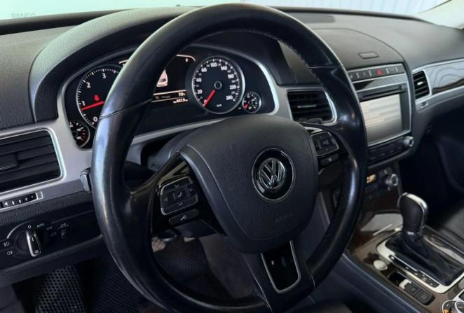 Volkswagen Touareg II Рестайлинг с пробегом 2015 года, цена 2 325 000 рублей, 259085 км, внедорожник, Автокод Объявления