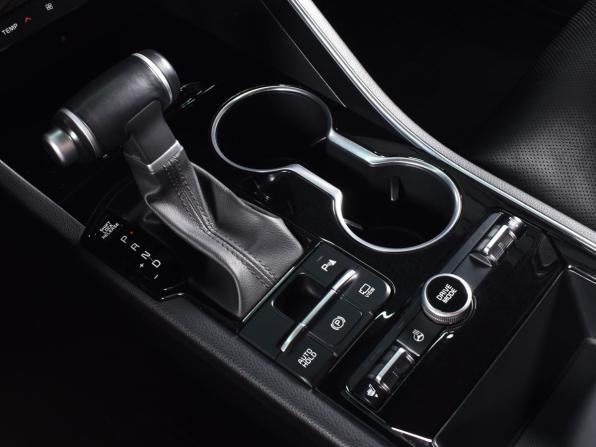Kia K5 III с пробегом 2021 года, цена 2 075 997 рублей, 60102 км, седан, Автокод Объявления