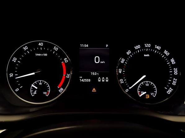 Skoda Octavia IV (A8) с пробегом 2021 года, цена 2 015 000 рублей, 142559 км, лифтбек, Автокод Объявления