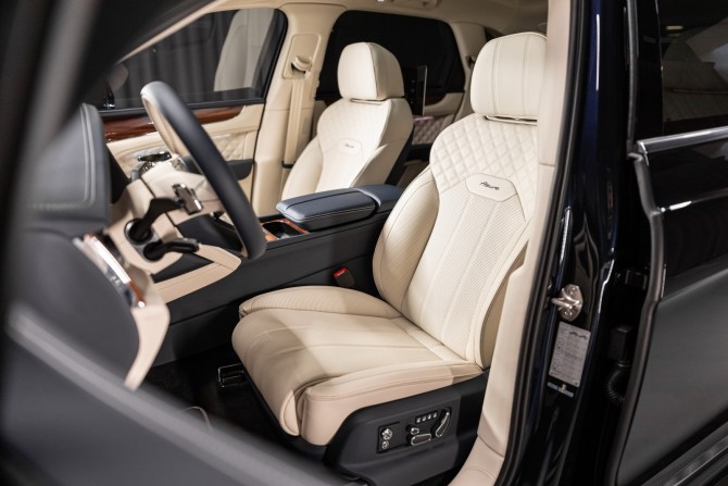Новый Bentley Bentayga I Рестайлинг 2024 года, цена 48 860 400 рублей, внедорожник, Автокод Объявления