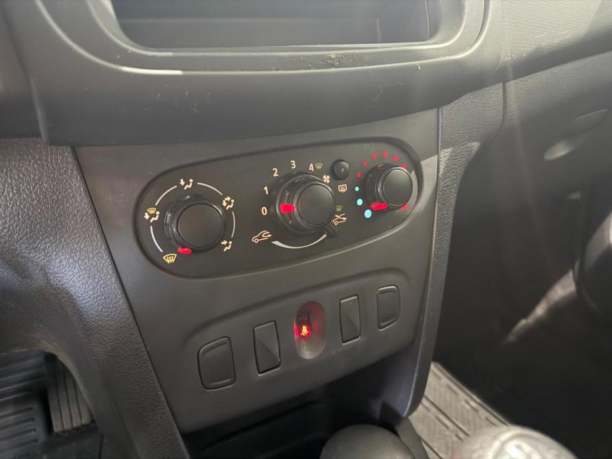 Renault Logan II Самара  - изображение 9
