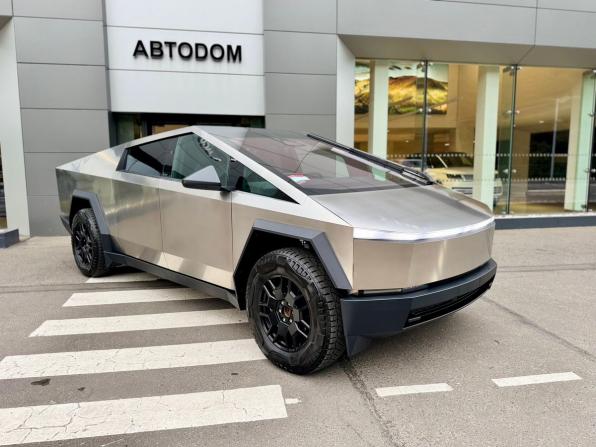 Tesla Cybertruck с пробегом 2024 года, цена 15 799 000 рублей, 2910 км, пикап, Автокод Объявления