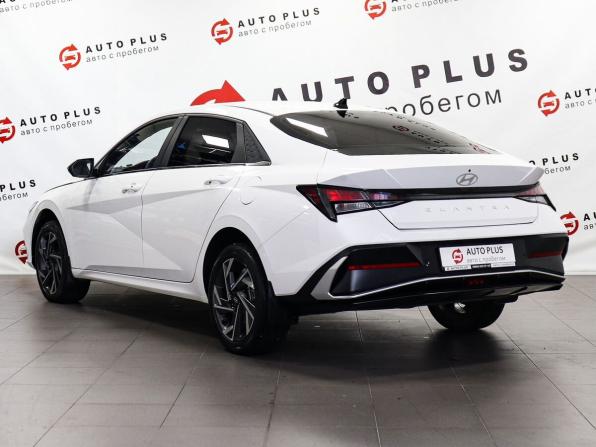 Hyundai Elantra VII (CN7) Рестайлинг с пробегом 2023 года, цена 2 099 000 рублей, 43120 км, седан, Автокод Объявления