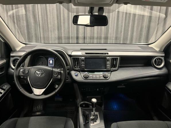 Toyota RAV4 IV (XA40) Рестайлинг с пробегом 2018 года, цена 2 379 000 рублей, 152000 км, внедорожник, Автокод Объявления
