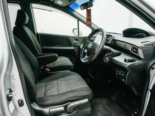Honda Freed I Рестайлинг с пробегом 2012 года, цена 1 049 000 рублей, 125033 км, компактвэн, Автокод Объявления
