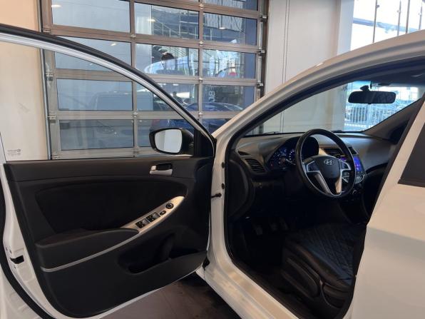 Hyundai Solaris I с пробегом 2013 года, цена 600 000 рублей, 217971 км, седан, Автокод Объявления
