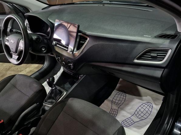 Hyundai Solaris II с пробегом 2018 года, цена 1 265 000 рублей, 65000 км, седан, Автокод Объявления