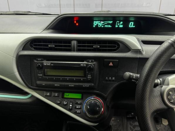 Toyota Aqua I с пробегом 2012 года, цена 779 000 рублей, 146000 км, хэтчбек, Автокод Объявления