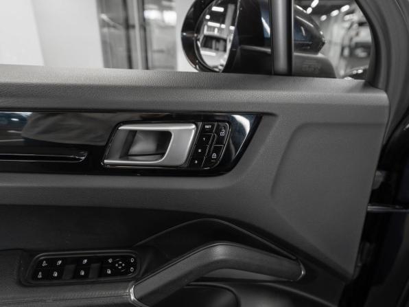 Porsche Cayenne III с пробегом 2018 года, цена 5 600 000 рублей, 105285 км, внедорожник, Автокод Объявления