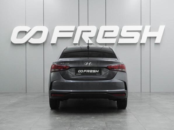 Hyundai Solaris II Рестайлинг с пробегом 2021 года, цена 1 299 000 рублей, 195135 км, седан, Автокод Объявления