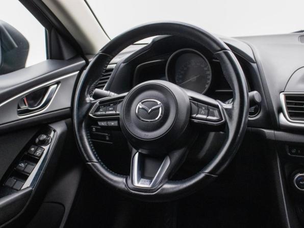 Mazda 3 III (BM) Рестайлинг с пробегом 2017 года, цена 1 609 000 рублей, 91000 км, седан, Автокод Объявления