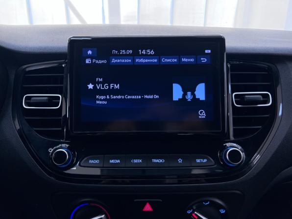 Hyundai Solaris II Рестайлинг с пробегом 2021 года, цена 1 699 000 рублей, 54345 км, седан, Автокод Объявления