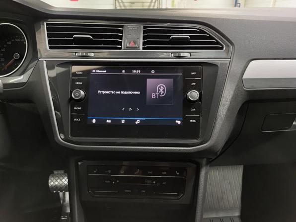 Volkswagen Tiguan II Рестайлинг с пробегом 2021 года, цена 2 535 000 рублей, 98250 км, внедорожник, Автокод Объявления