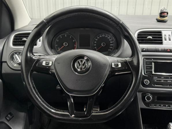 Volkswagen Polo V Рестайлинг с пробегом 2016 года, цена 1 068 000 рублей, 197331 км, седан, Автокод Объявления