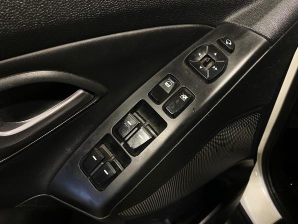 Hyundai ix35 I Рестайлинг с пробегом 2014 года, цена 1 450 000 рублей, 130381 км, внедорожник, Автокод Объявления