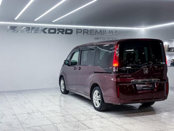 Honda Stepwgn IV Рестайлинг с пробегом 2015 года, цена 2 400 000 рублей, 111100 км, минивэн, Автокод Объявления