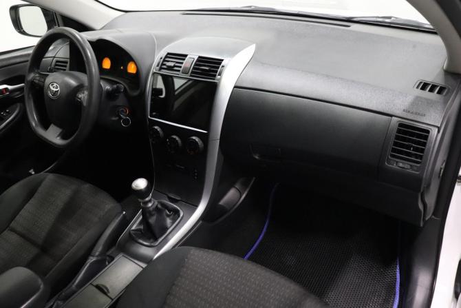 Toyota Corolla X (E140 E150) Рестайлинг с пробегом 2013 года, цена 1 100 000 рублей, 179800 км, седан, Автокод Объявления