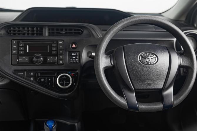 Toyota Aqua I Рестайлинг 2 с пробегом 2019 года, цена 1 099 000 рублей, 160000 км, хэтчбек, Автокод Объявления