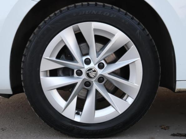 Skoda Octavia IV (A8) с пробегом 2020 года, цена 2 510 000 рублей, 77329 км, лифтбек, Автокод Объявления