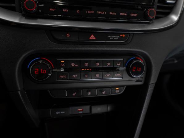 Kia Ceed III Рестайлинг с пробегом 2022 года, цена 2 360 000 рублей, 56000 км, хэтчбек, Автокод Объявления