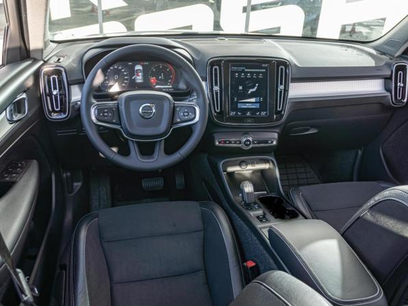 Volvo XC40 I с пробегом 2018 года, цена 2 200 000 рублей, 193732 км, внедорожник, Автокод Объявления
