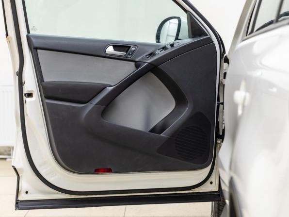 Volkswagen Tiguan I с пробегом 2010 года, цена 928 000 рублей, 176994 км, внедорожник, Автокод Объявления
