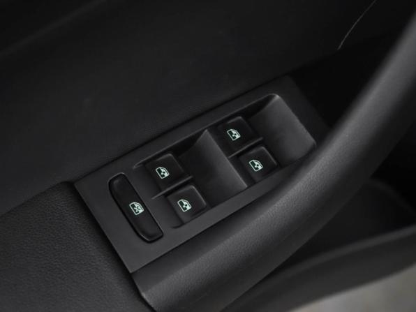 Skoda Rapid I Рестайлинг с пробегом 2018 года, цена 1 498 444 рубля, 115552 км, лифтбек, Автокод Объявления