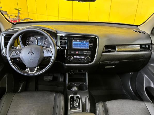 Mitsubishi Outlander III Рестайлинг 2 с пробегом 2015 года, цена 1 949 000 рублей, 115000 км, внедорожник, Автокод Объявления