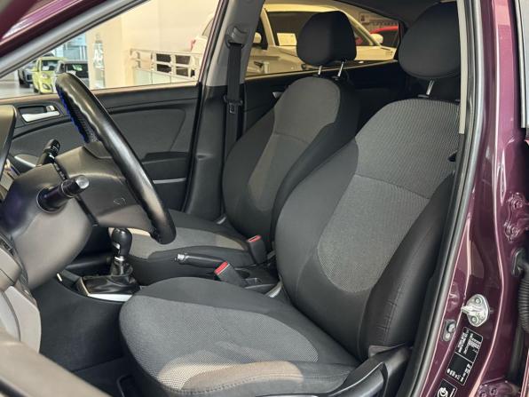 Hyundai Solaris I с пробегом 2013 года, цена 670 000 рублей, 163289 км, седан, Автокод Объявления