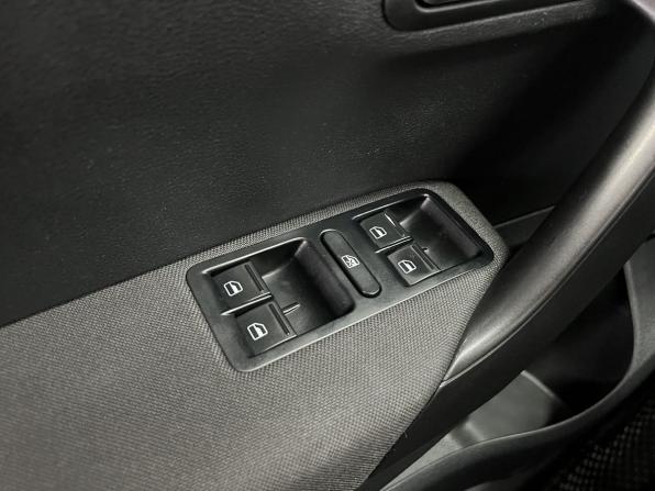 Volkswagen Polo V Рестайлинг с пробегом 2018 года, цена 1 299 000 рублей, 39045 км, седан, Автокод Объявления