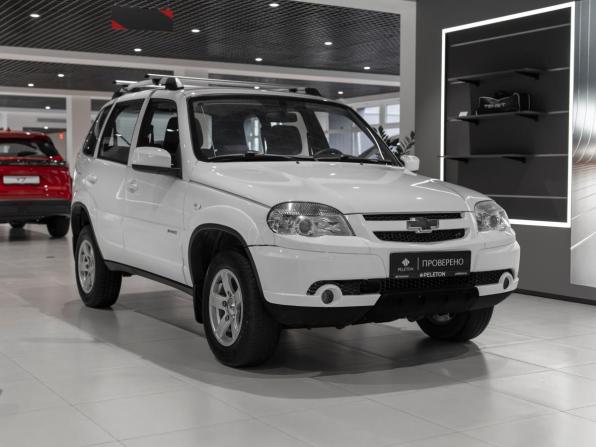 Chevrolet Niva I Рестайлинг с пробегом 2016 года, цена 630 000 рублей, 135077 км, внедорожник, Автокод Объявления