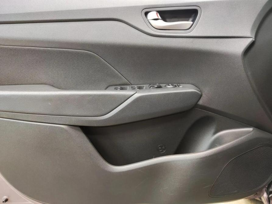 Hyundai Solaris II Набережные Челны  - изображение 6