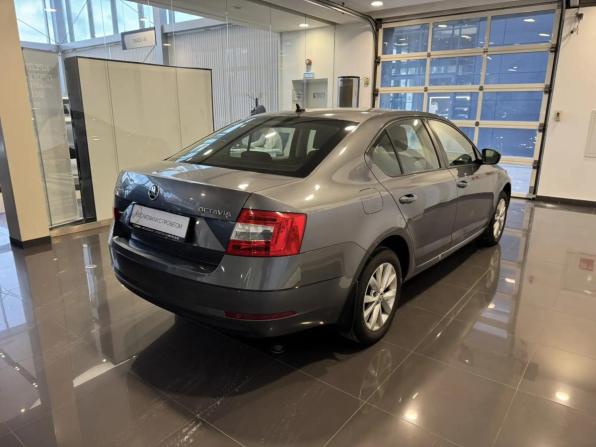 Skoda Octavia III (A7) Рестайлинг с пробегом 2018 года, цена 1 449 000 рублей, 195000 км, лифтбек, Автокод Объявления