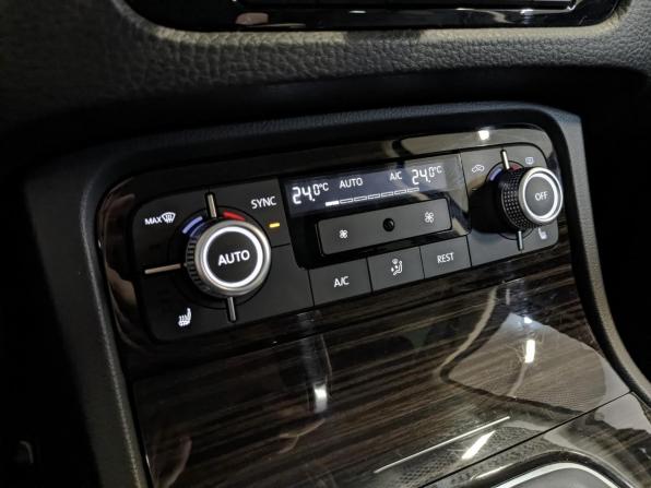 Volkswagen Touareg II Рестайлинг с пробегом 2015 года, цена 2 795 000 рублей, 111057 км, внедорожник, Автокод Объявления