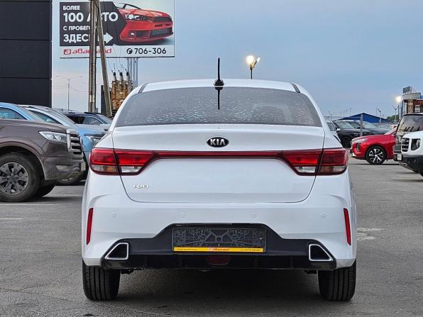Kia Rio IV Рестайлинг с пробегом 2021 года, цена 1 369 000 рублей, 90000 км, седан, Автокод Объявления