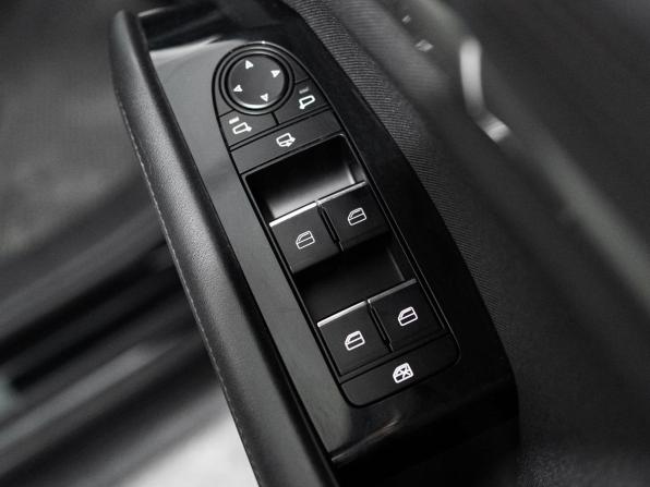 Mazda 3 IV (BP) с пробегом 2019 года, цена 1 675 500 рублей, 55851 км, хэтчбек, Автокод Объявления
