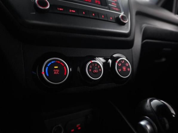Kia Rio III Рестайлинг с пробегом 2015 года, цена 1 093 051 рубль, 126913 км, хэтчбек, Автокод Объявления