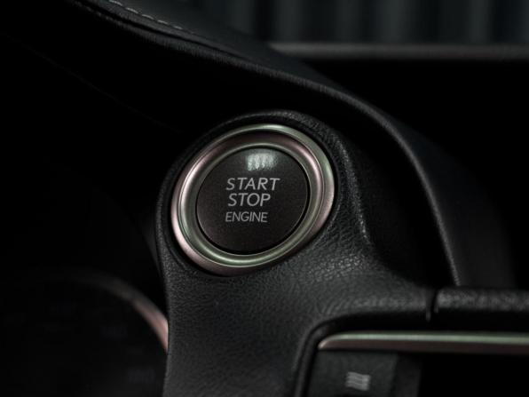 Lexus IS III Рестайлинг с пробегом 2018 года, цена 2 949 000 рублей, 129963 км, седан, Автокод Объявления