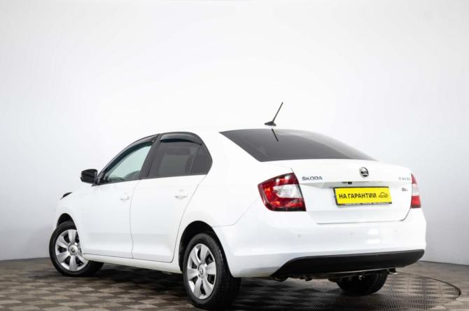 Skoda Rapid I Рестайлинг с пробегом 2018 года, цена 1 299 000 рублей, 146000 км, лифтбек, Автокод Объявления