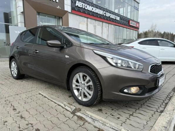 Kia Ceed II с пробегом 2015 года, цена 1 230 000 рублей, 180811 км, хэтчбек, Автокод Объявления