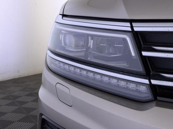 Volkswagen Tiguan II с пробегом 2018 года, цена 2 550 000 рублей, 115740 км, внедорожник, Автокод Объявления