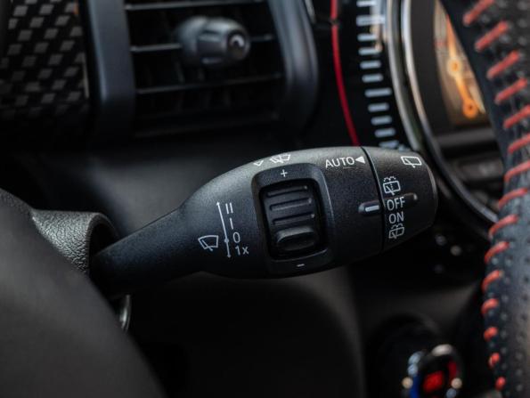 Mini Hatch III (F55/F56) с пробегом 2016 года, цена 2 430 000 рублей, 77933 км, хэтчбек, Автокод Объявления