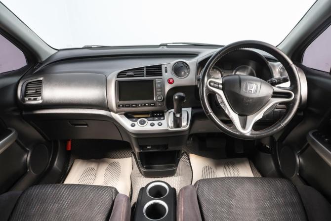 Honda Stream II Рестайлинг с пробегом 2011 года, цена 1 299 000 рублей, 124003 км, компактвэн, Автокод Объявления